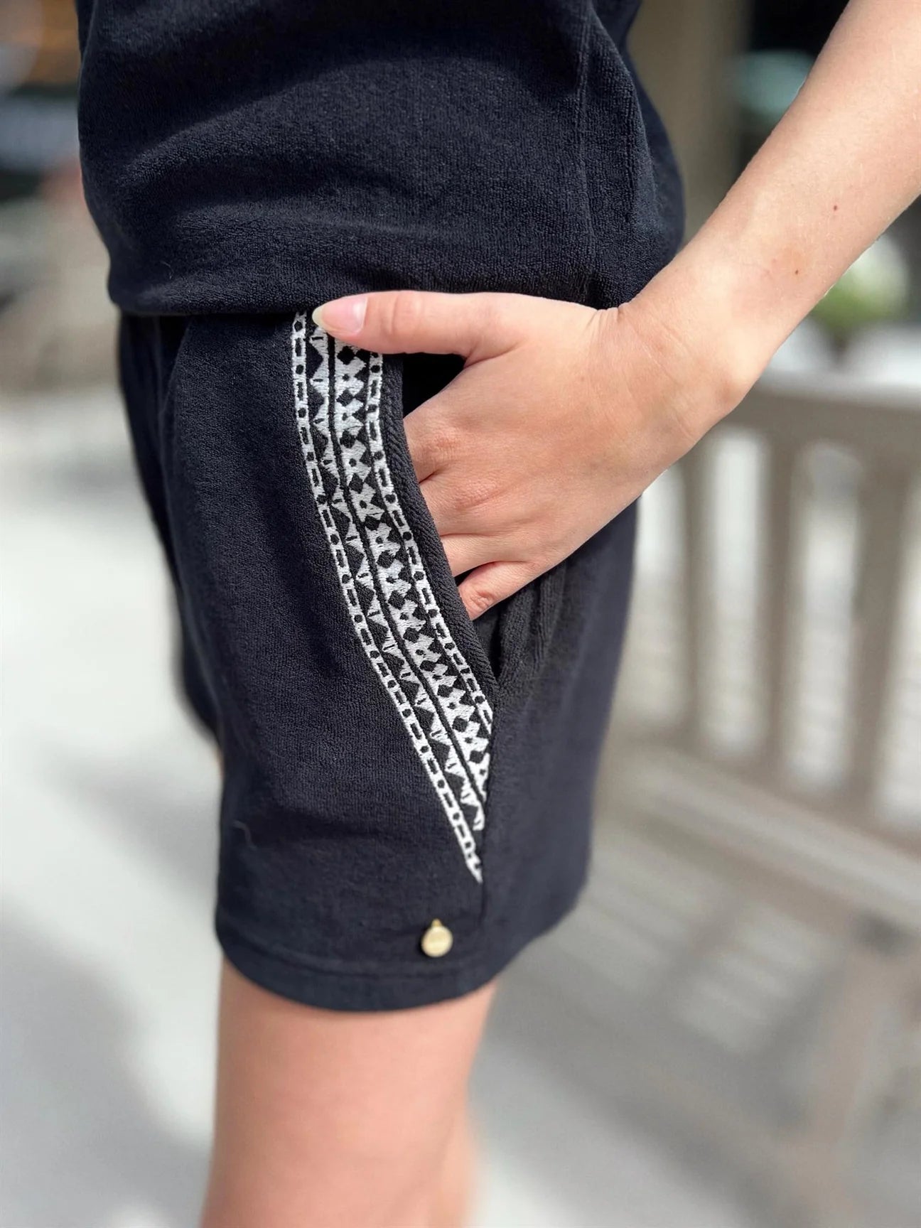 KAFTAN SHORTS EMBROIDERY black - Rah Oslo